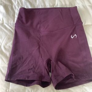 COPY - TLF Tempo sports shorts. Size M. Wine color